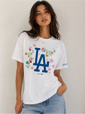 Murakami x LA Dodgers Tee NWT Size L Limited Edition Baseball Graphic Unisex